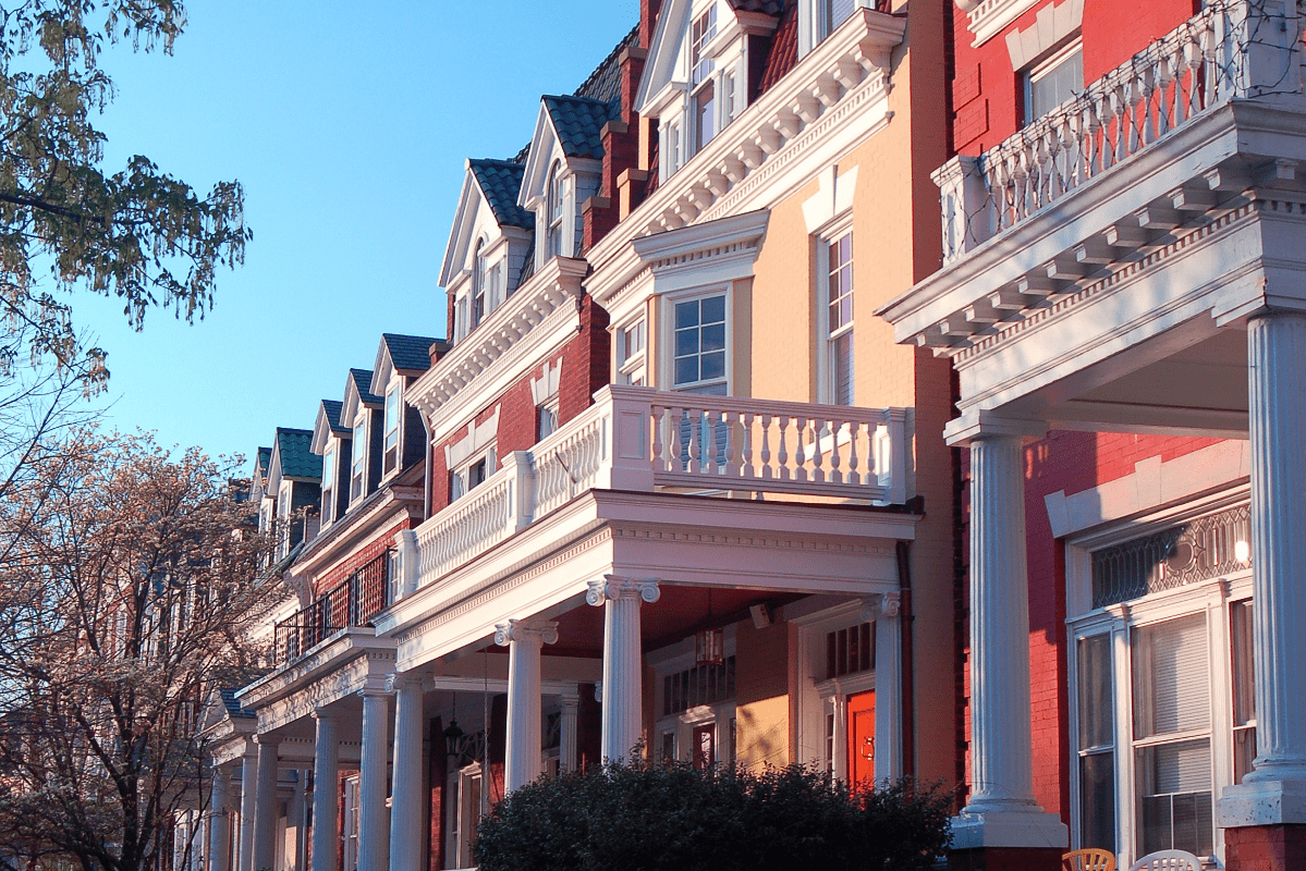 a Richmond Virginia neighborhood in the sunshine